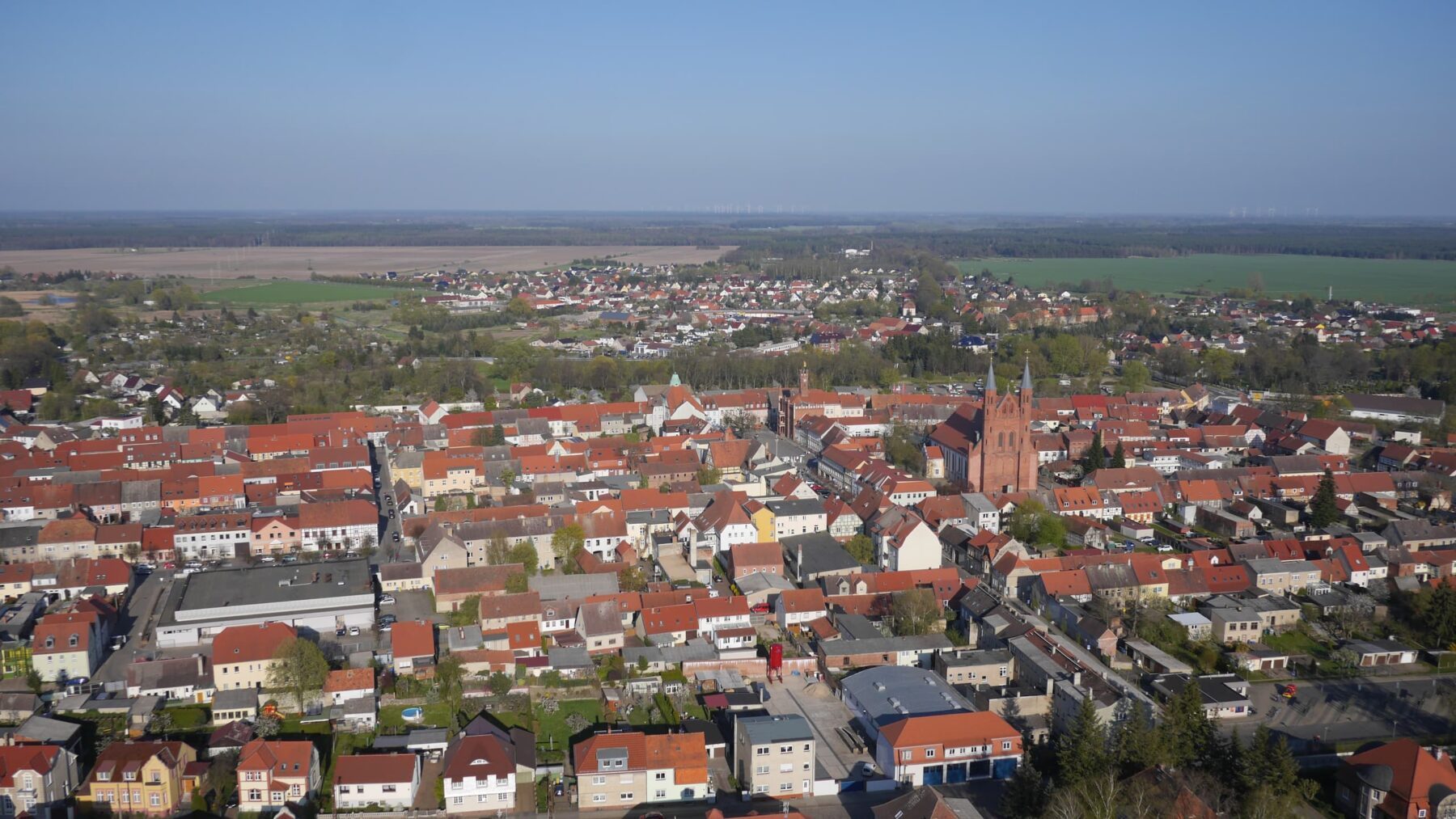 Blick auf die Stadt Kyritz und die St. Marien-Kirche.