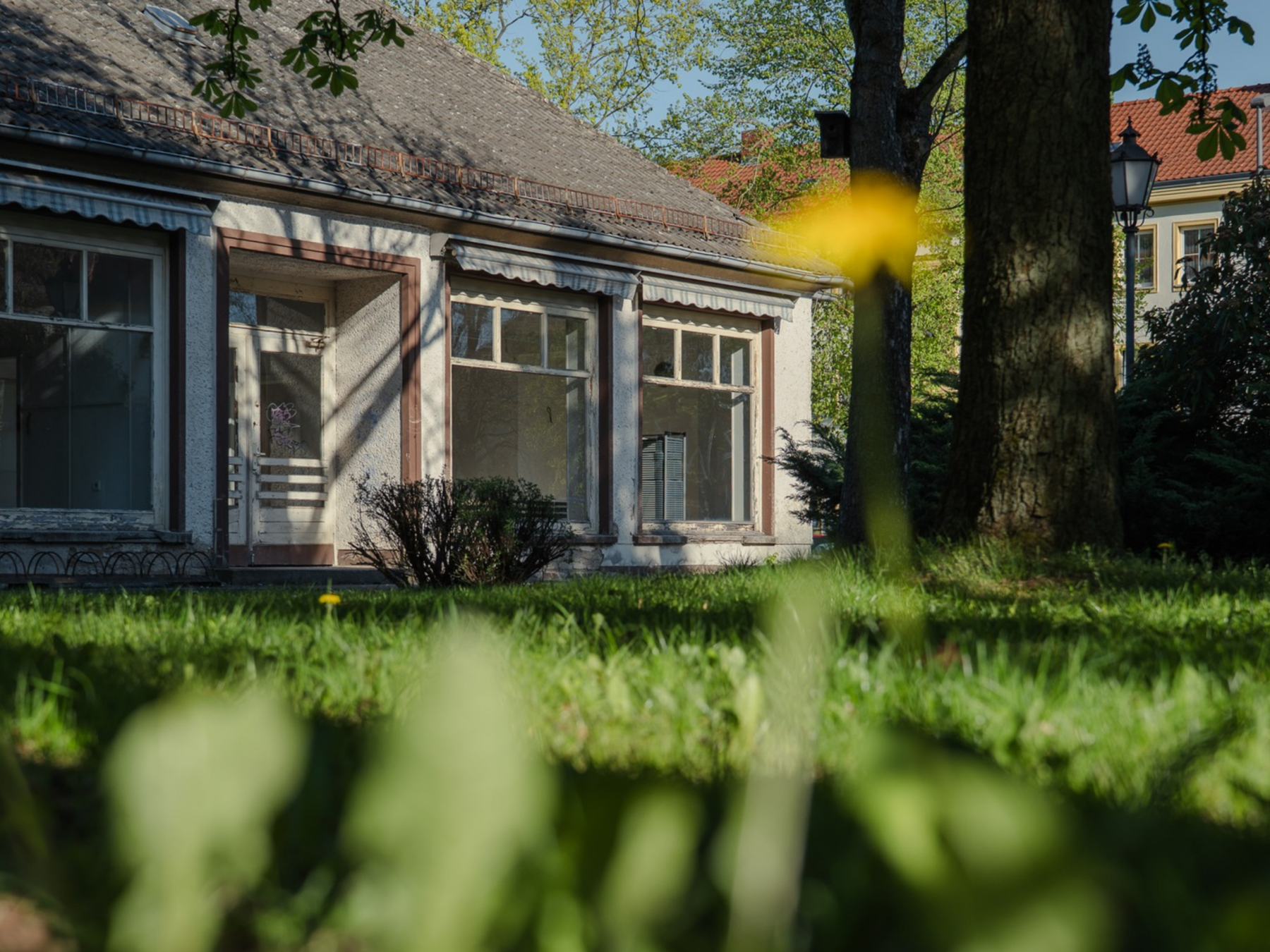 Ein Pavillon im Stil der Ostmoderne.